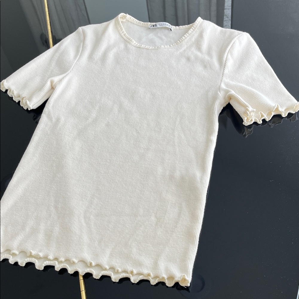 NWOT Zara White Ribbed Tee with Wavy Hem - Picture 3 of 3